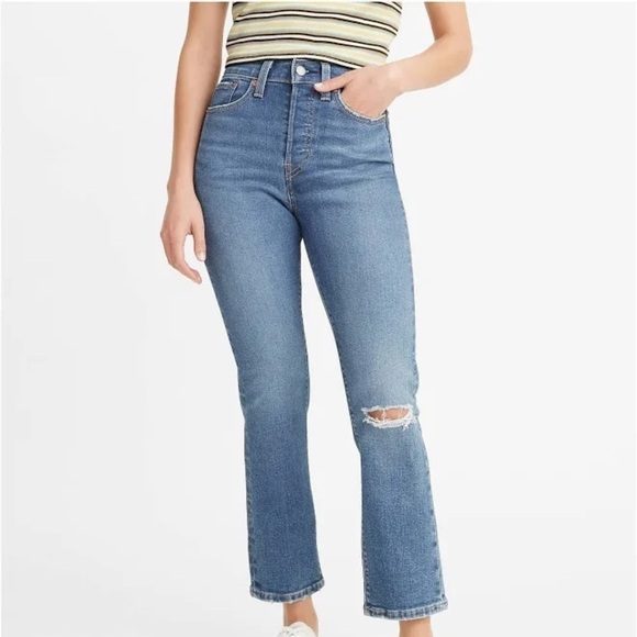 Levi’s Wedgie Straight Medium Wash Raw Hem Distressed Jeans - Picture 1 of 7
